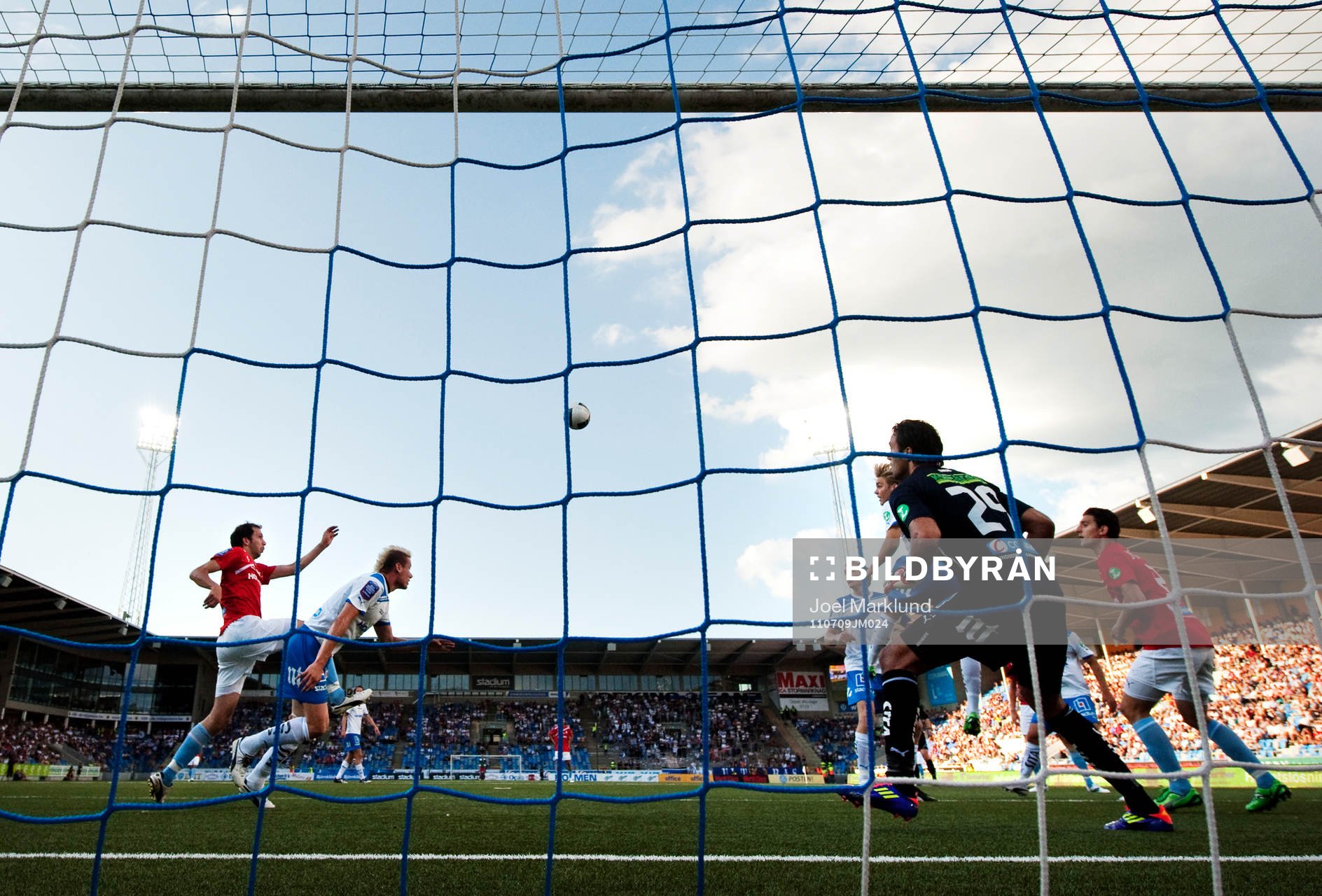 Miljan Mutavdzic, Malmö FF, och Petru Racu, Norrköping,