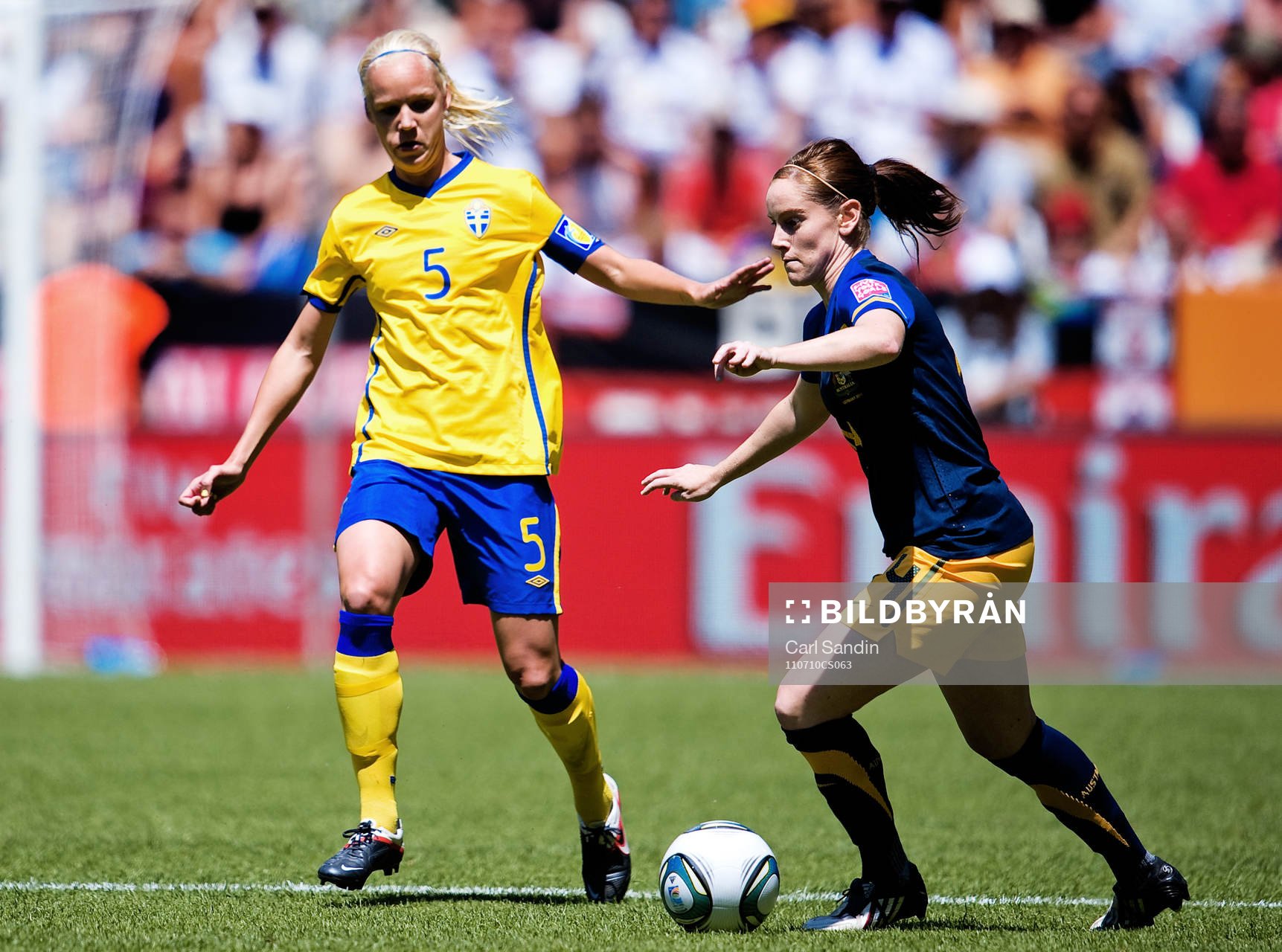 Caroline Seger, Sverige, Collette McCallum, Australien