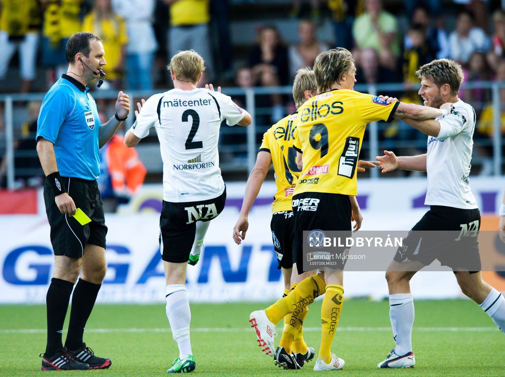 Tre varningar samtidigt, Jonas Eriksson, domare, varnar