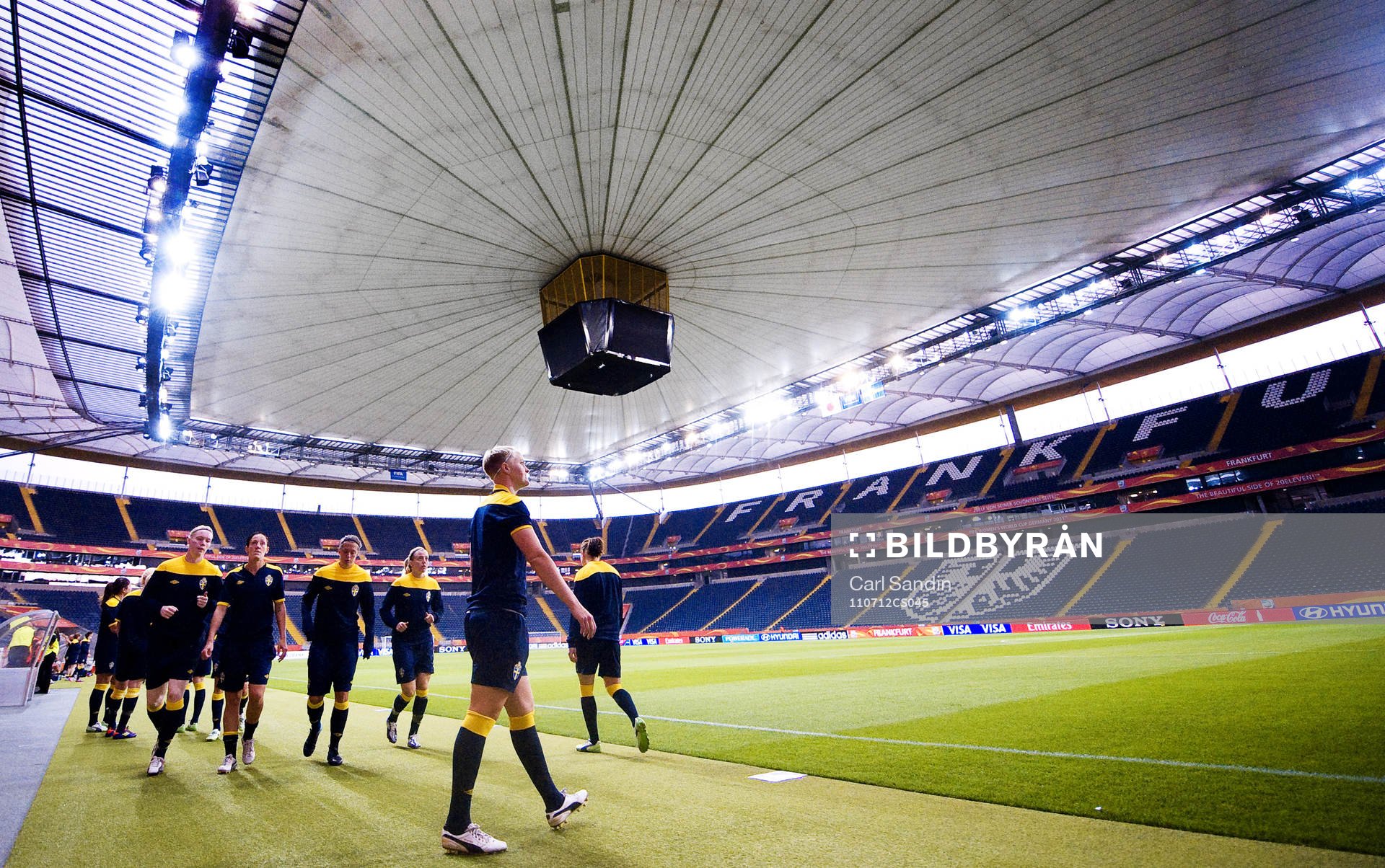 Sverige, värmer upp på arenan