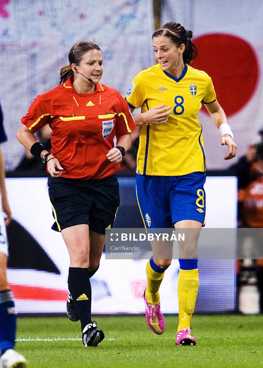 Carol Anne Chenard, domare, Kanada, Lotta Schelin, Sverige