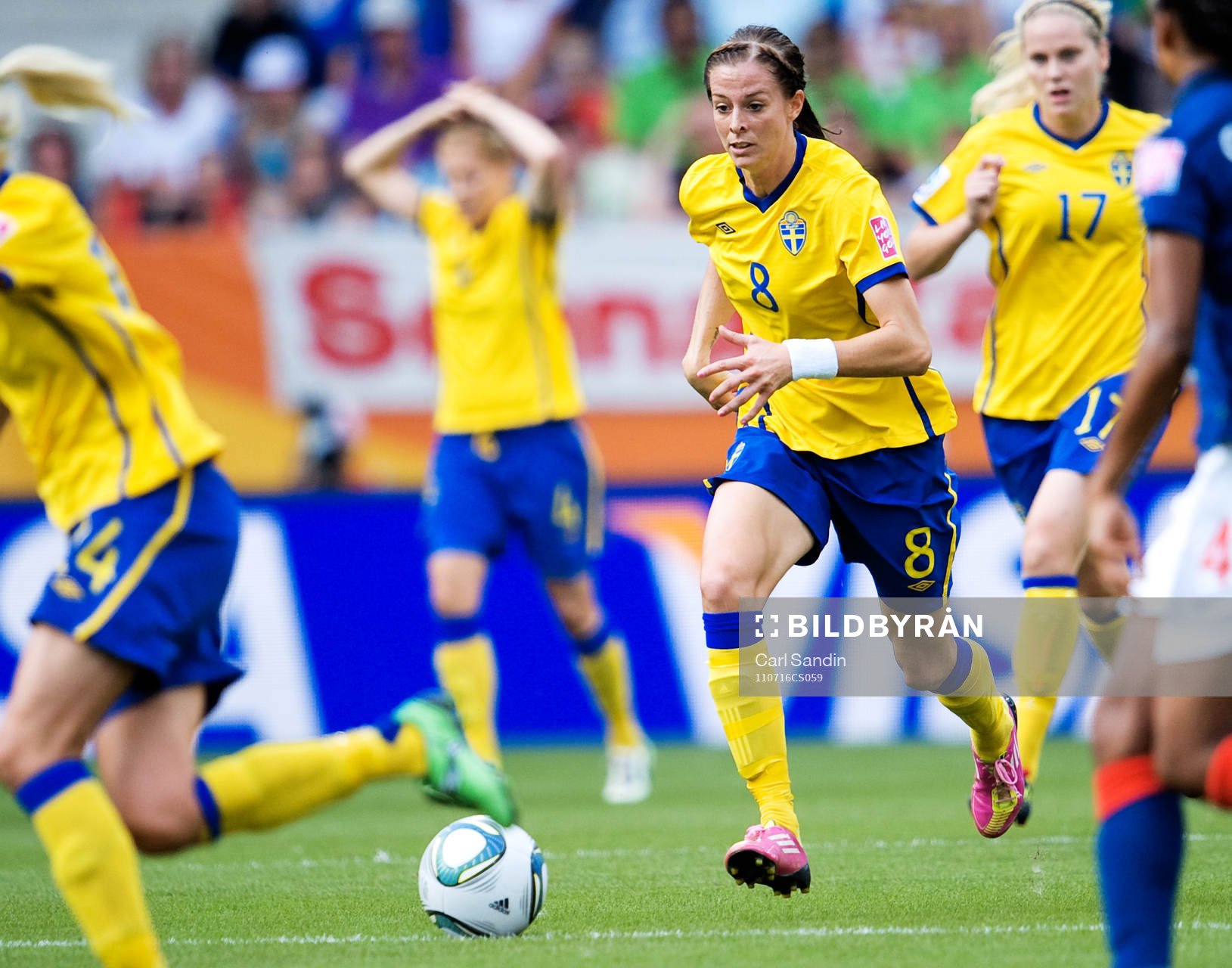 Lotta Schelin, Sverige