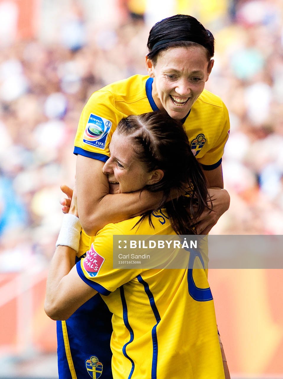 Therese Sjögran, Lotta Schelin, Sverige, jubel. 1-0