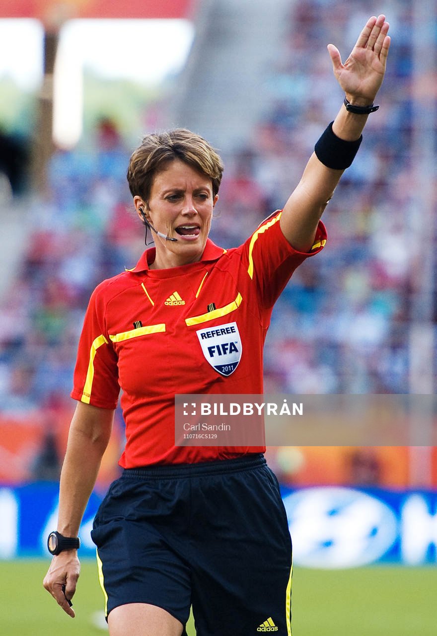 Kari Seitz, domare, USA