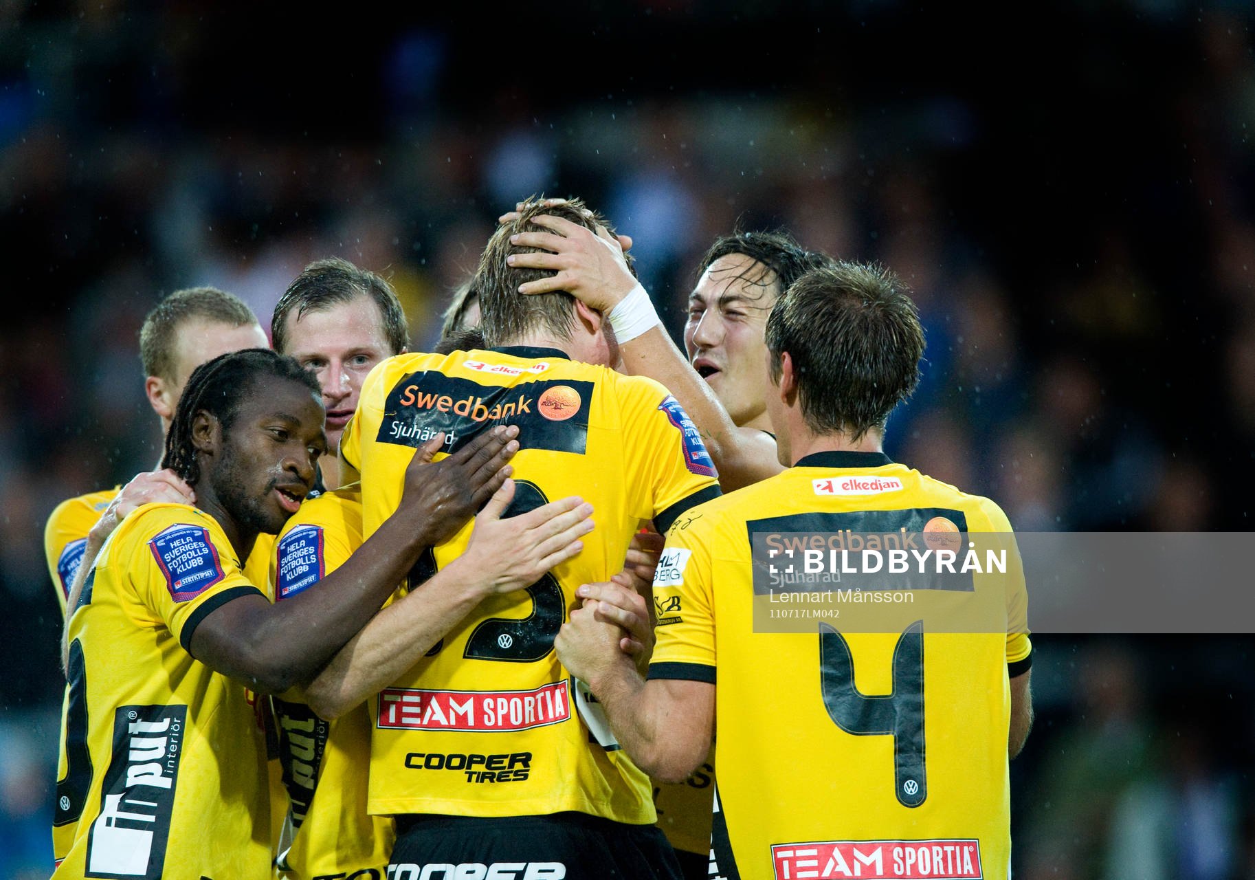 1-2, David Elm, Elfsborg, som grattas av Anders Svensson,