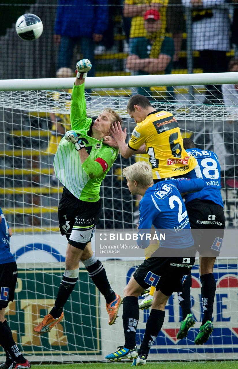 Karl-Johan Johnsson, målvakt, Halmstad och Jon Jönsson.