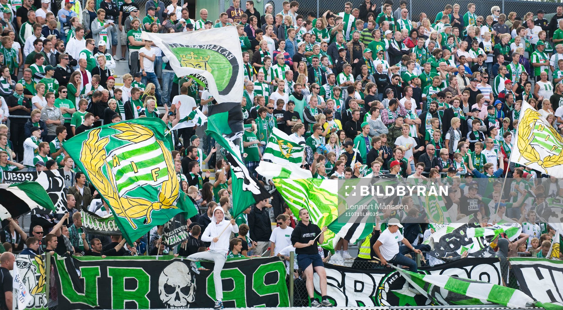 Hammarby-klack, många tillresta Hammarby-fans, supporter