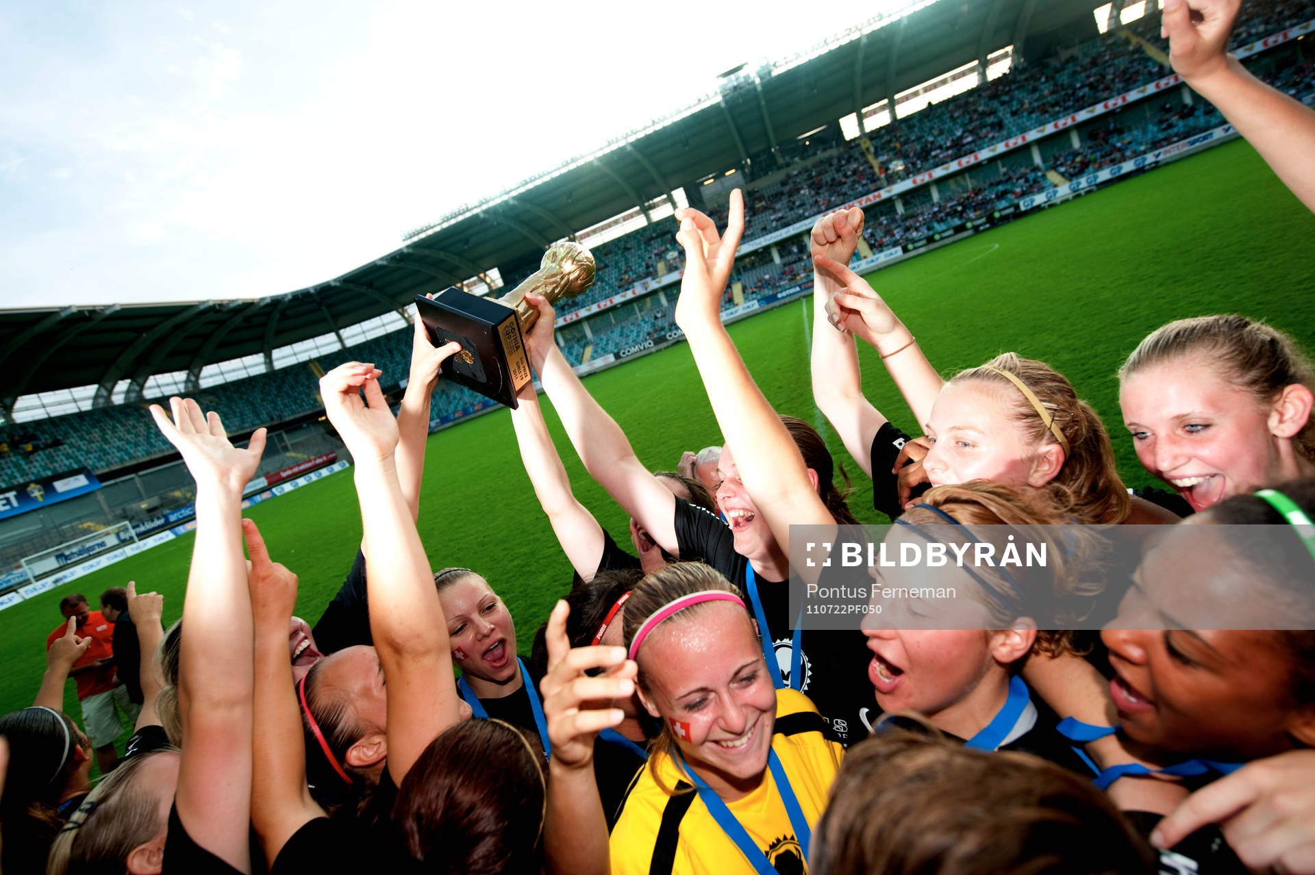 F19, Wisent Girls Soccer Team, Silvermedalj, jubel