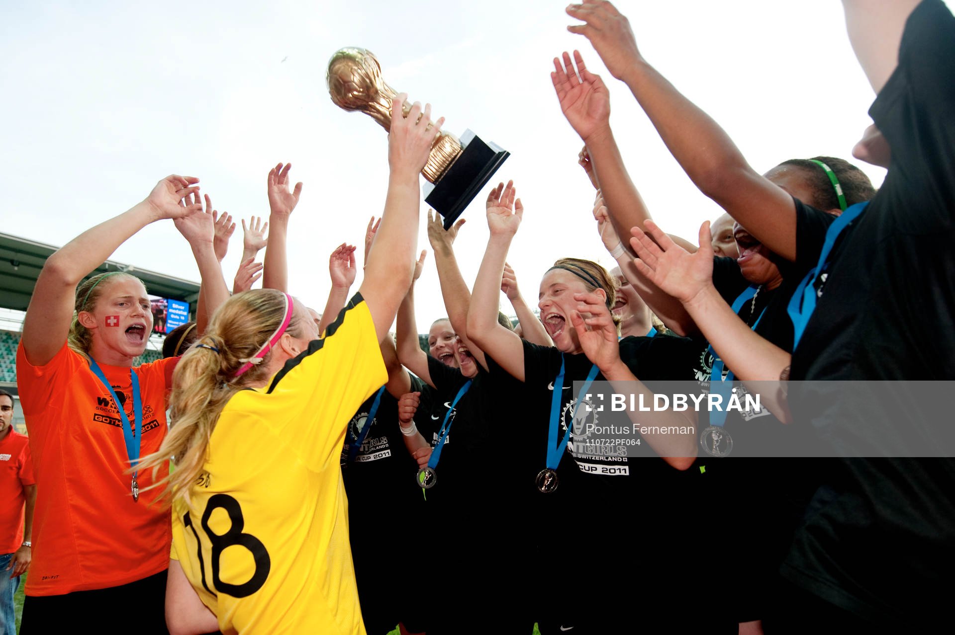F19, Wisent Girls Soccer Team, Silvermedalj, jubel