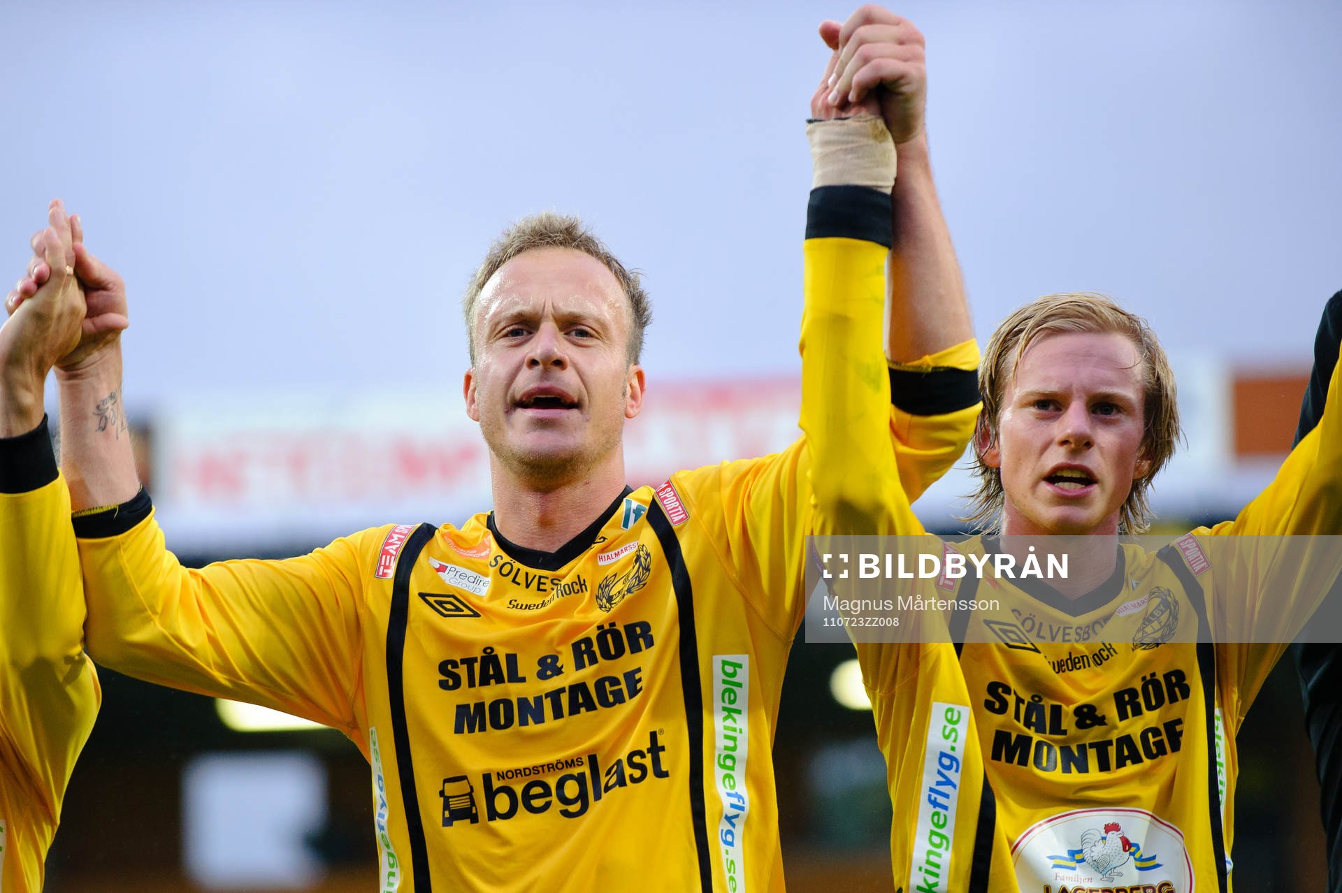 Marcus Ekenberg, och Anton Dahlström, Mjällby tackar