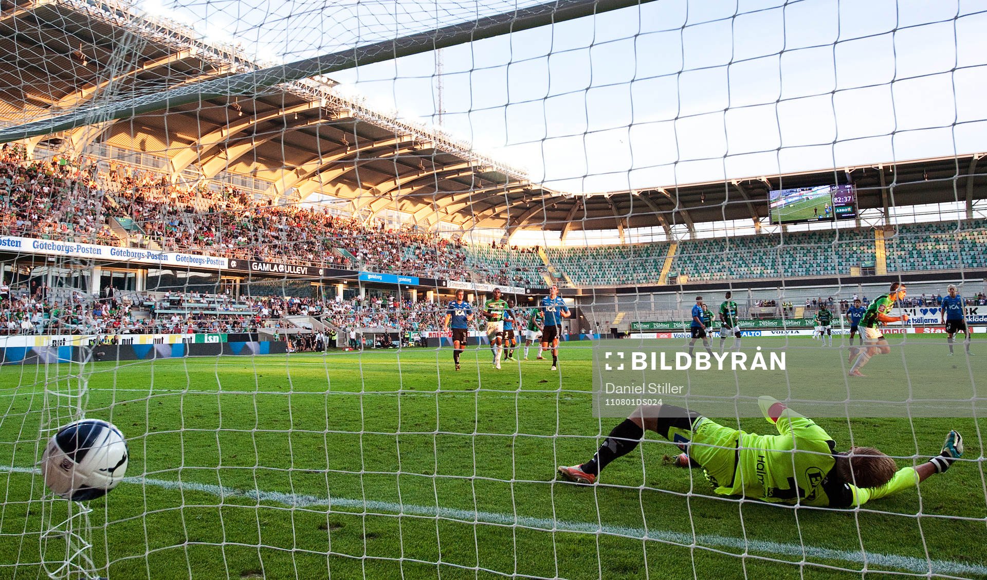 Mervan Celik, GAIS, sätter 2-1 på straff bakom Karl-Johan