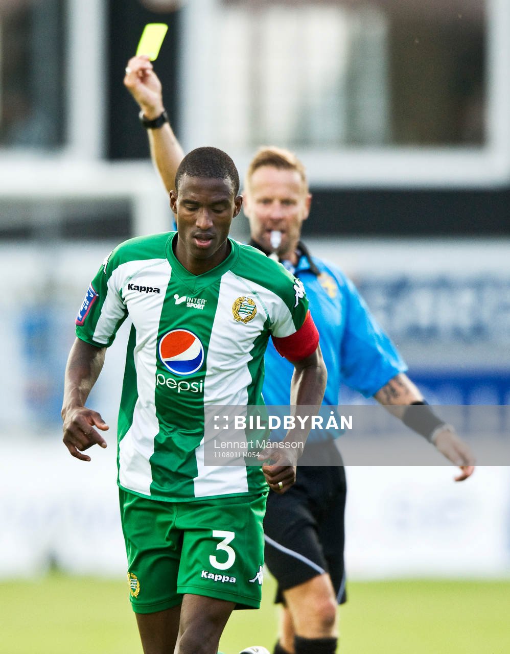 José Monteiro De Macedo får gult kort, varning av Lars
