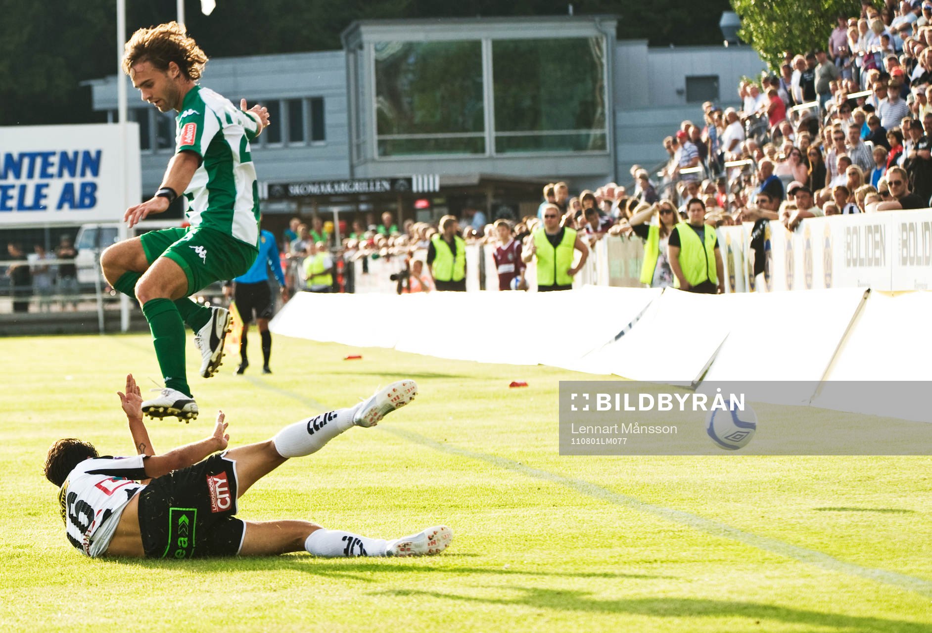 Simon Helg, Hammarby, undviker tackling, glidtackling