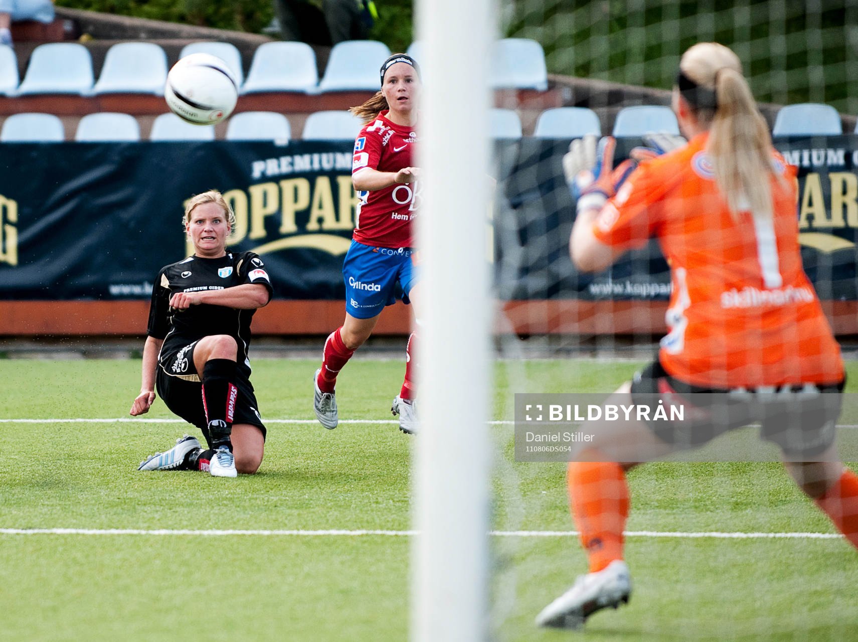Maria Björg Agustdottir, målvakt Örebro, Sara Lindén,