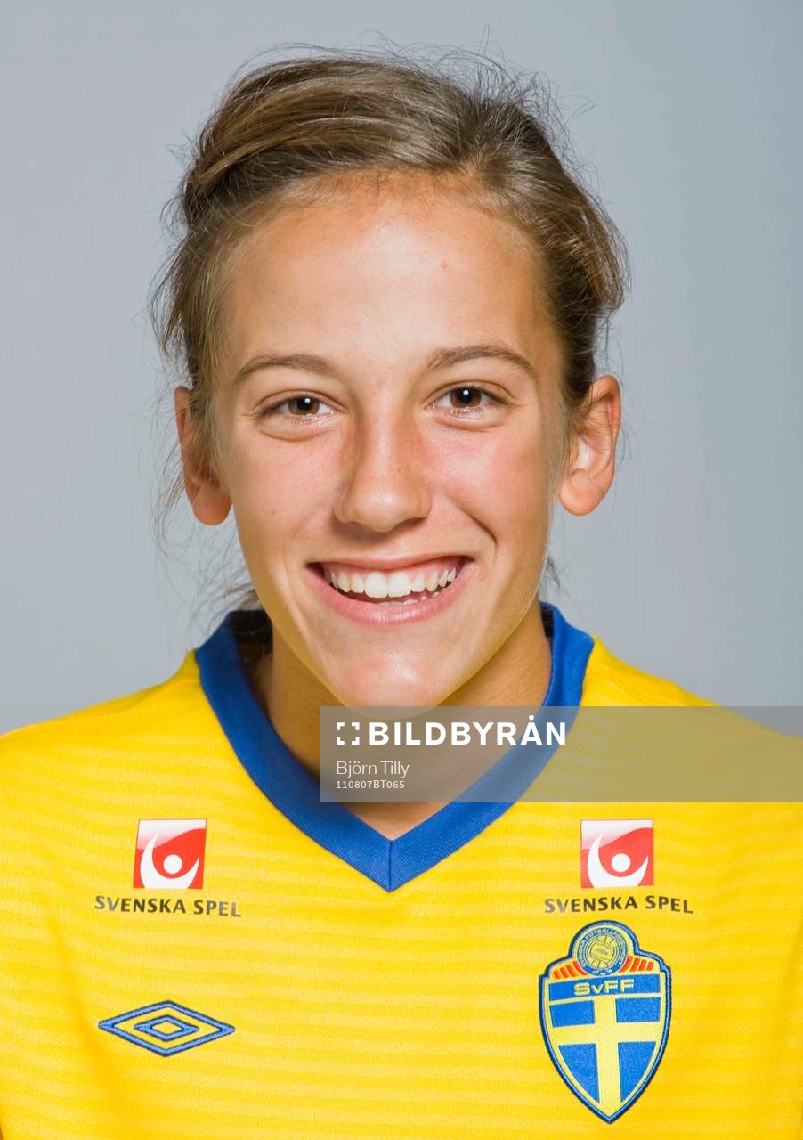 Anna Oskarsson, Sverige