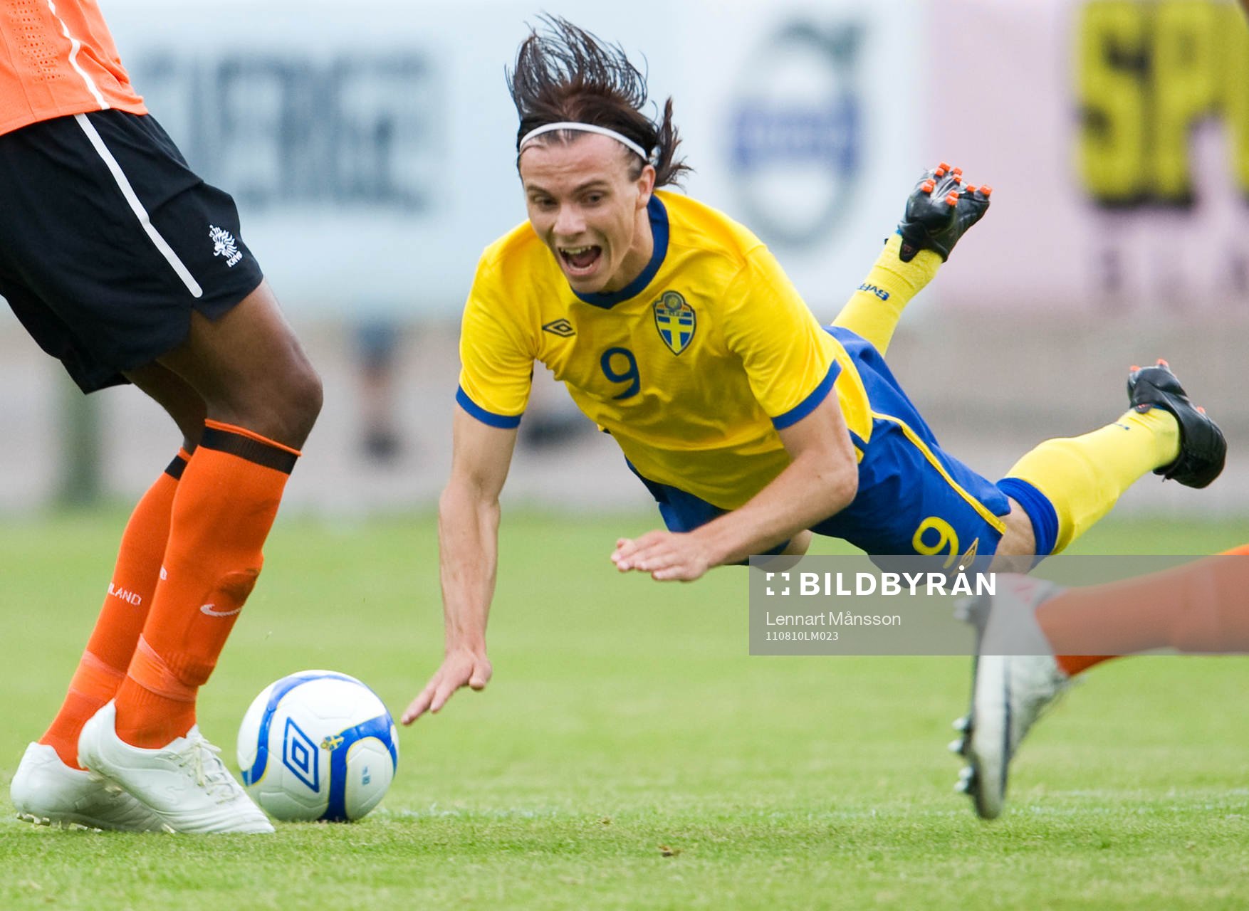 Niklas Hult, Sverige