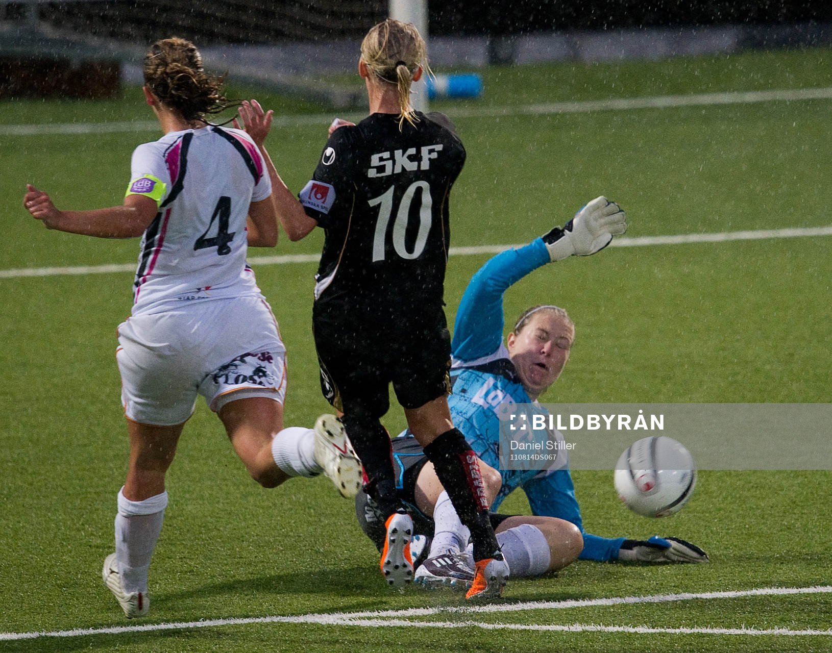 Thora Helgadottir, målvakt Malmö, Linnea Liljegärd,