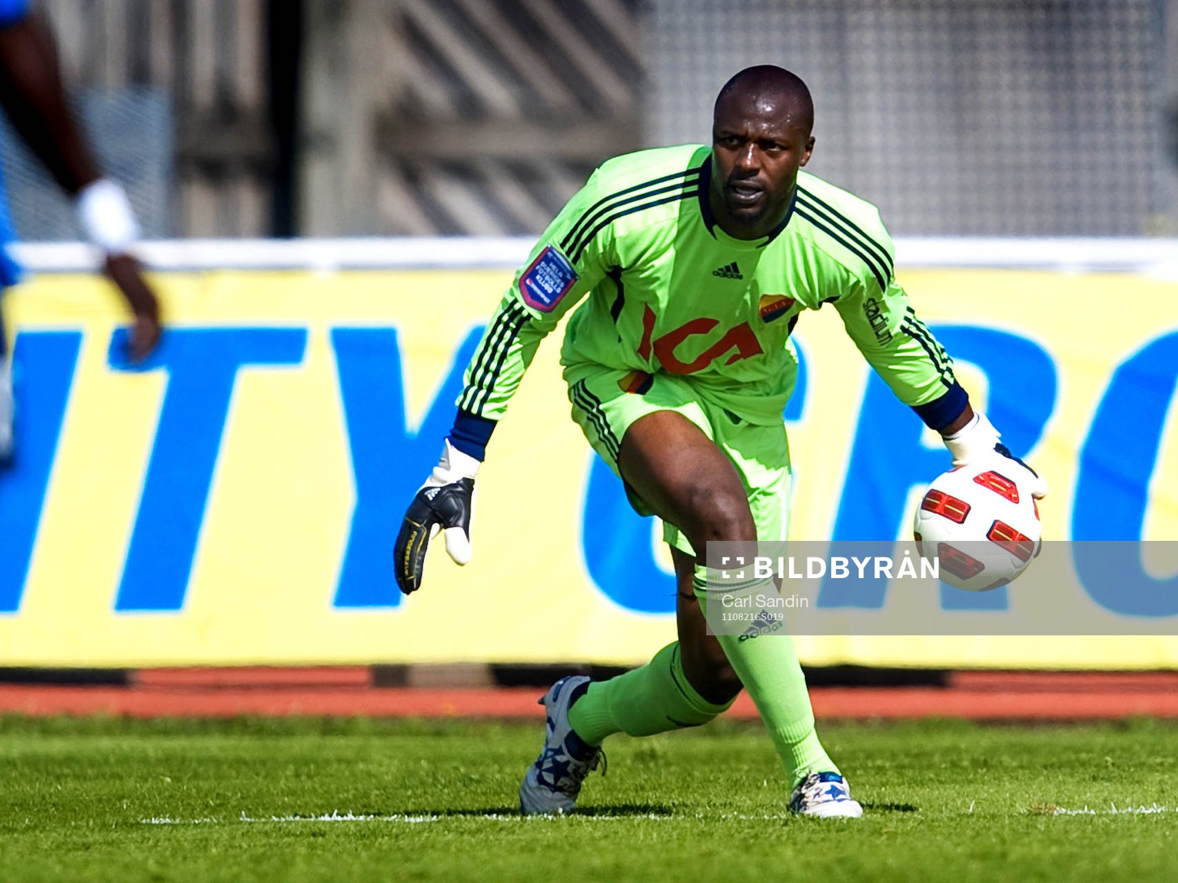 Pa Dembo Touray, måvakt