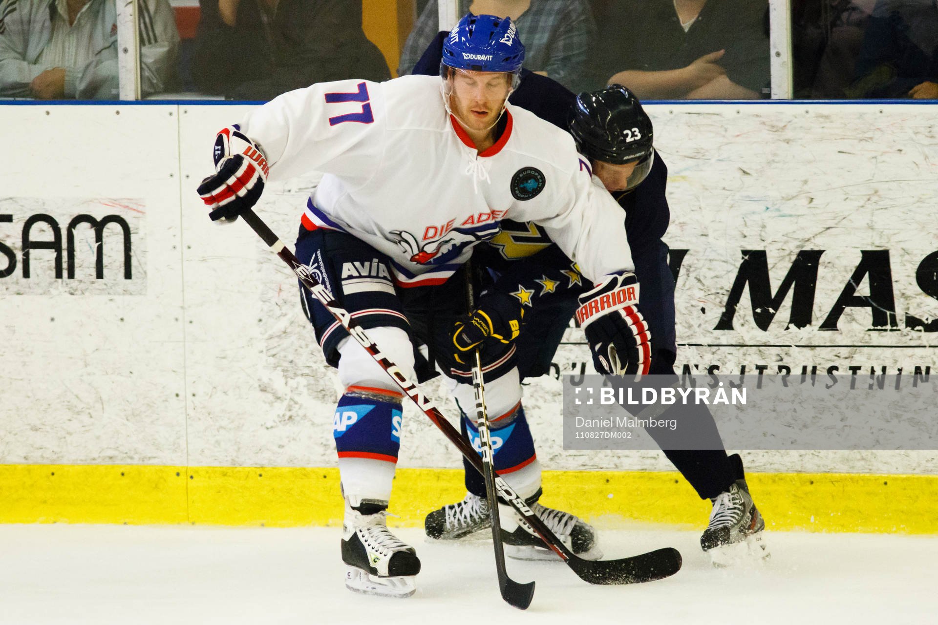 Nikolai Goc, Mannheim framför Fredrik Bremberg, HV71