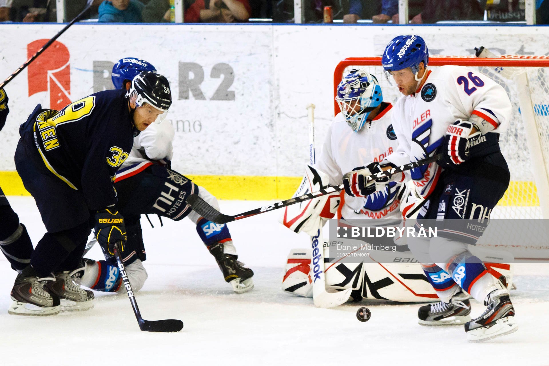 Jukka Voutilainen, HV71 skapar oreda framför Mannheims