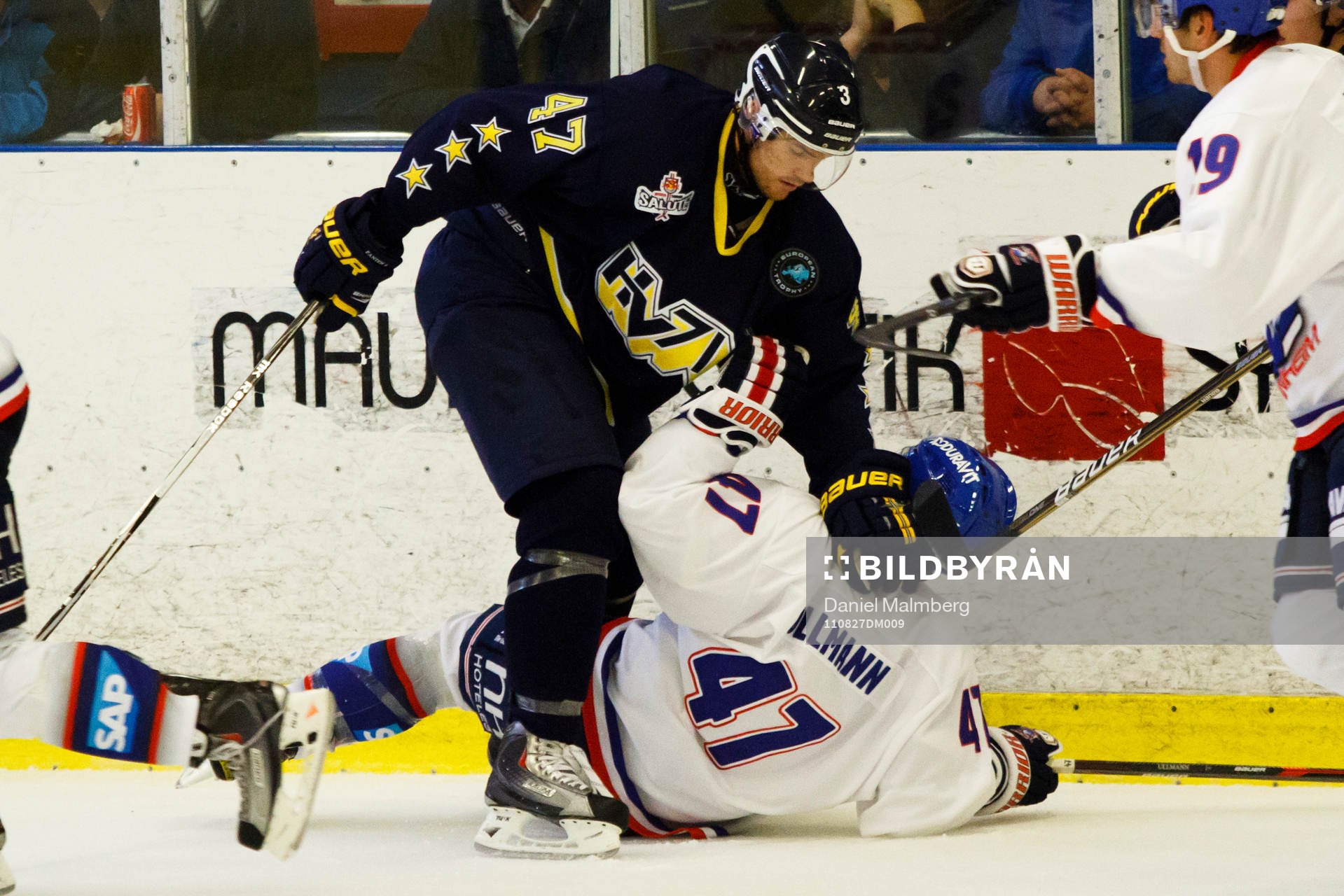 Noah Welch, HV71 vräker omkull Christoph Ullmann, Mannheim