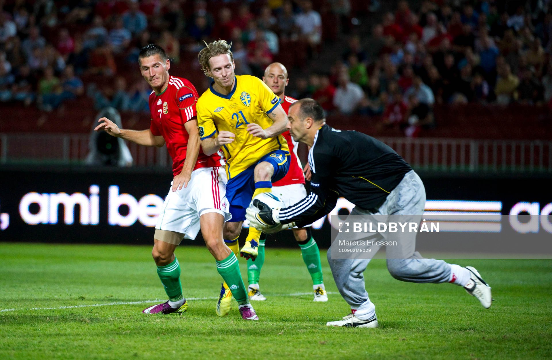 Christian Wilhelmsson, Sverige är framme hos Gabor Kiraly,