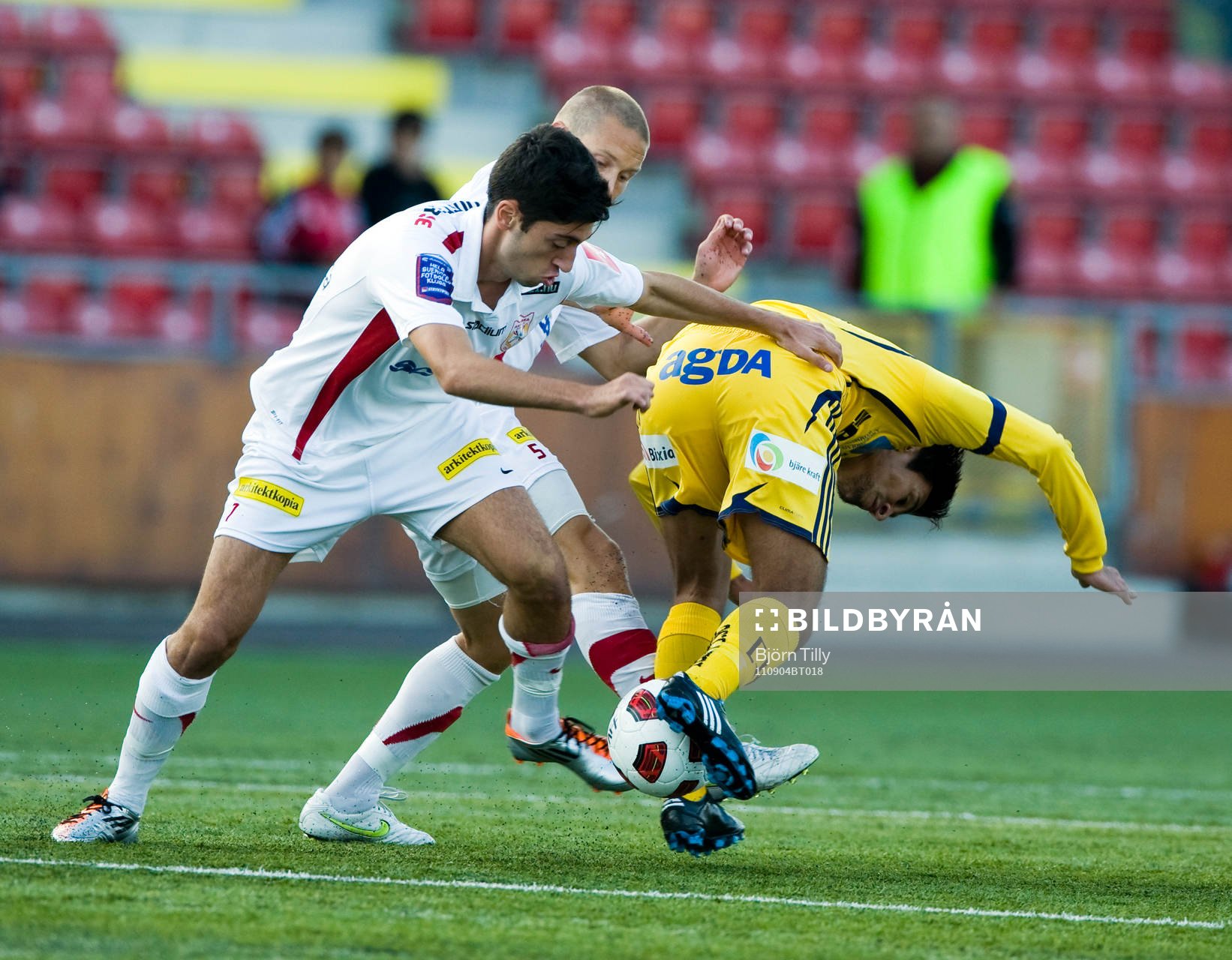 Nahir Besara, Assyriska och Antonio Rojas, Ängelholm