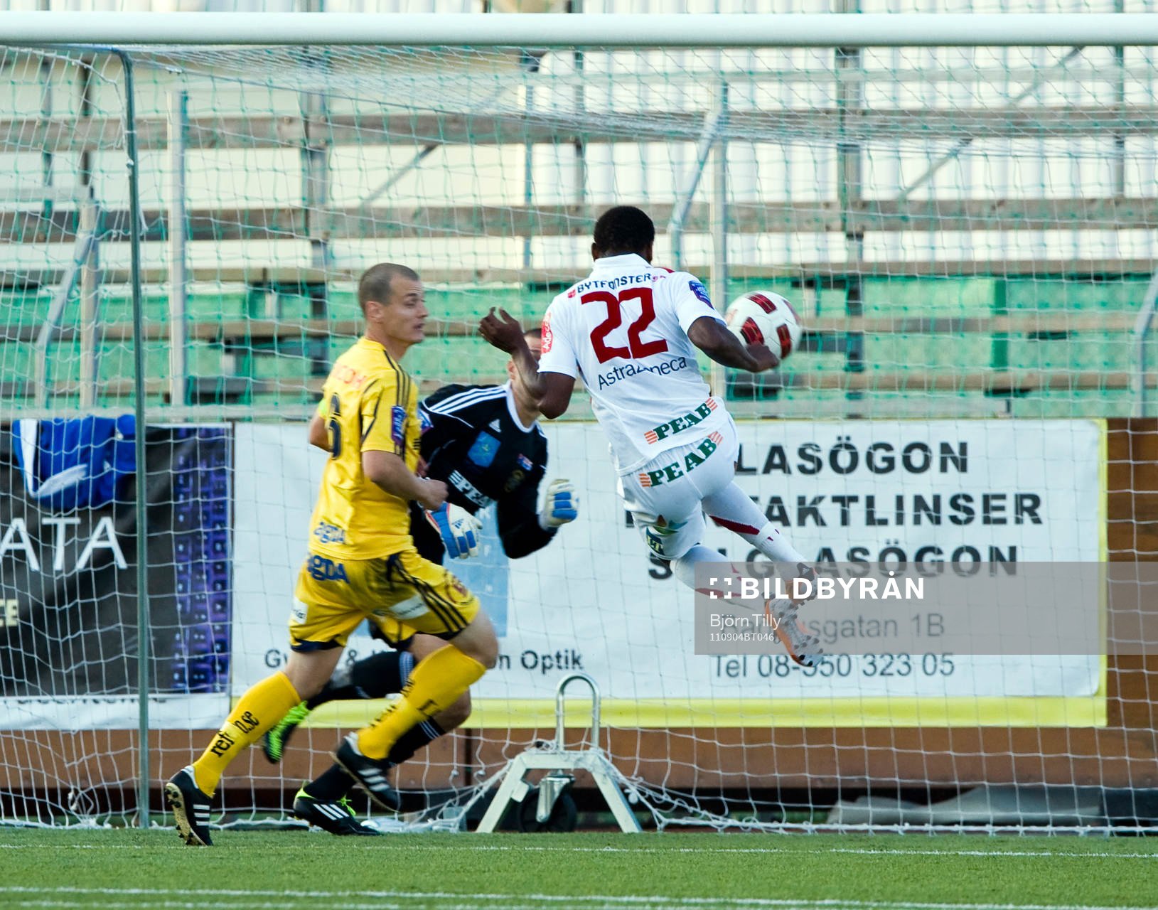 Izuchukwu Emeh, Assyriska gör 1-0 på nick