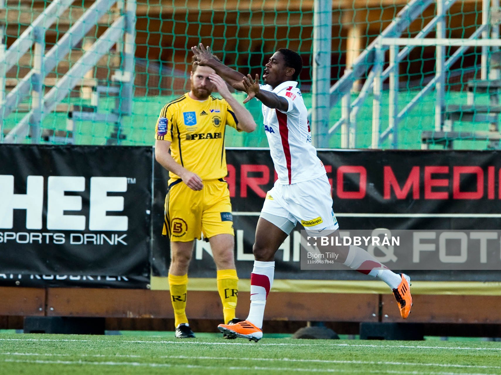 Izuchukwu Emeh, Assyriska, jubel
