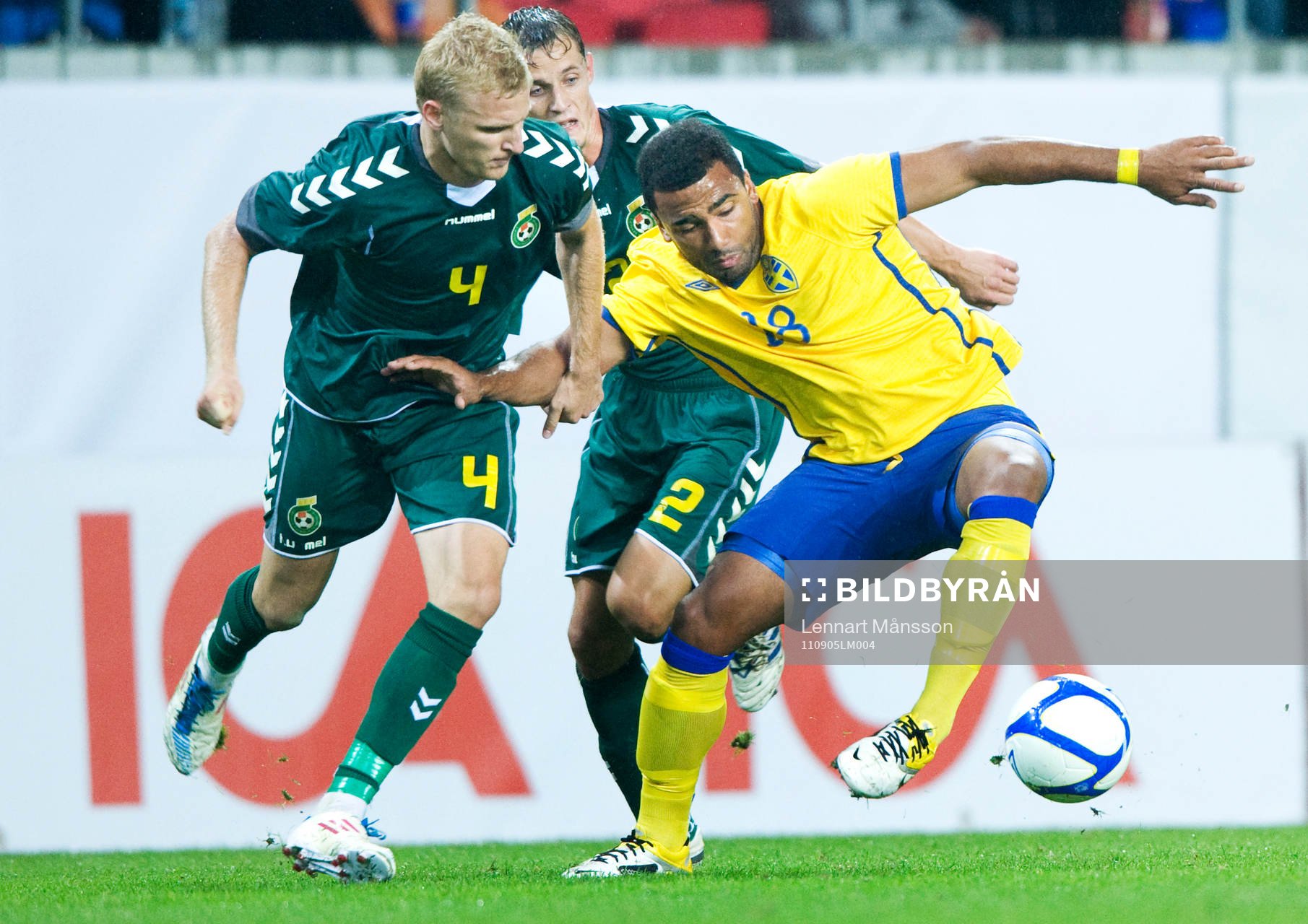 Samuel Armenteros, Sverige, sysselsätter två man,