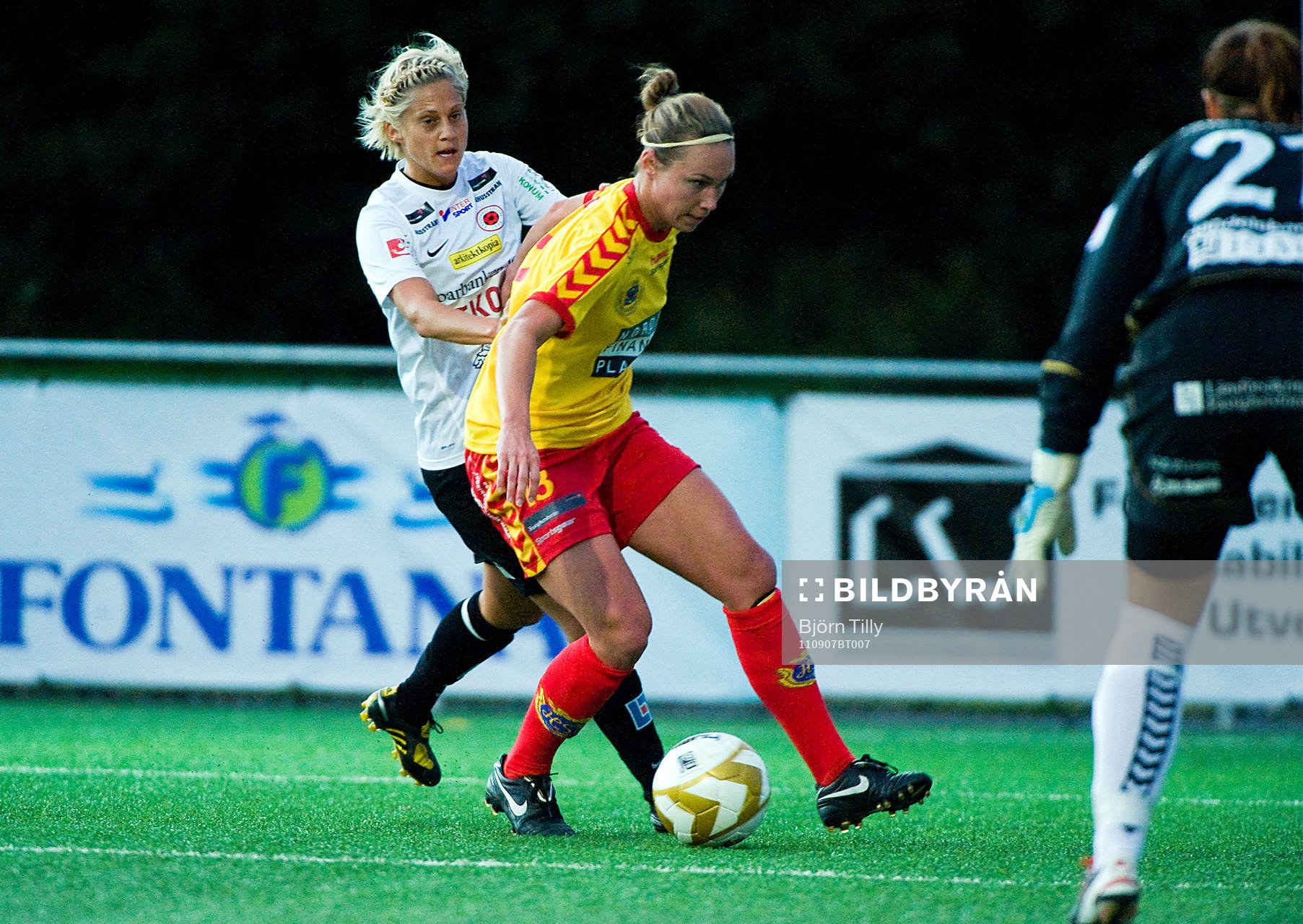 Therese Björck, Kristianstad och Whitney Engen, Tyresö