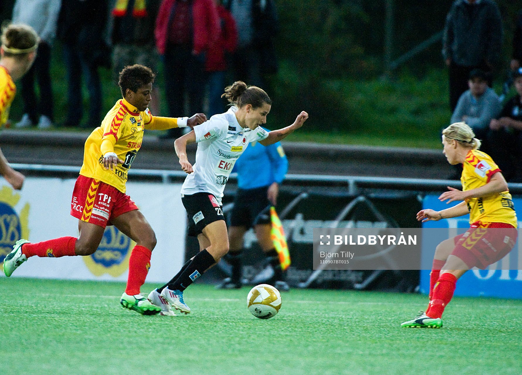 Elaine Estrella Moura,Tyresö och Johanna Rasmussen,
