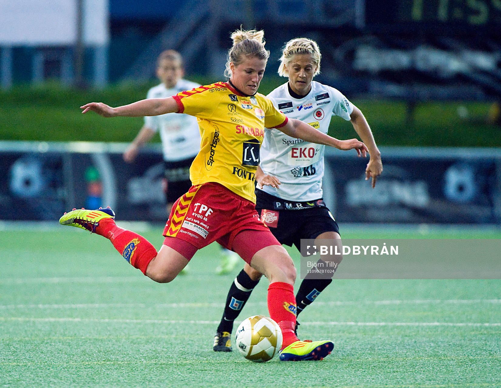 Kirsten van de Ven, Tyresö och Therese Björck,
