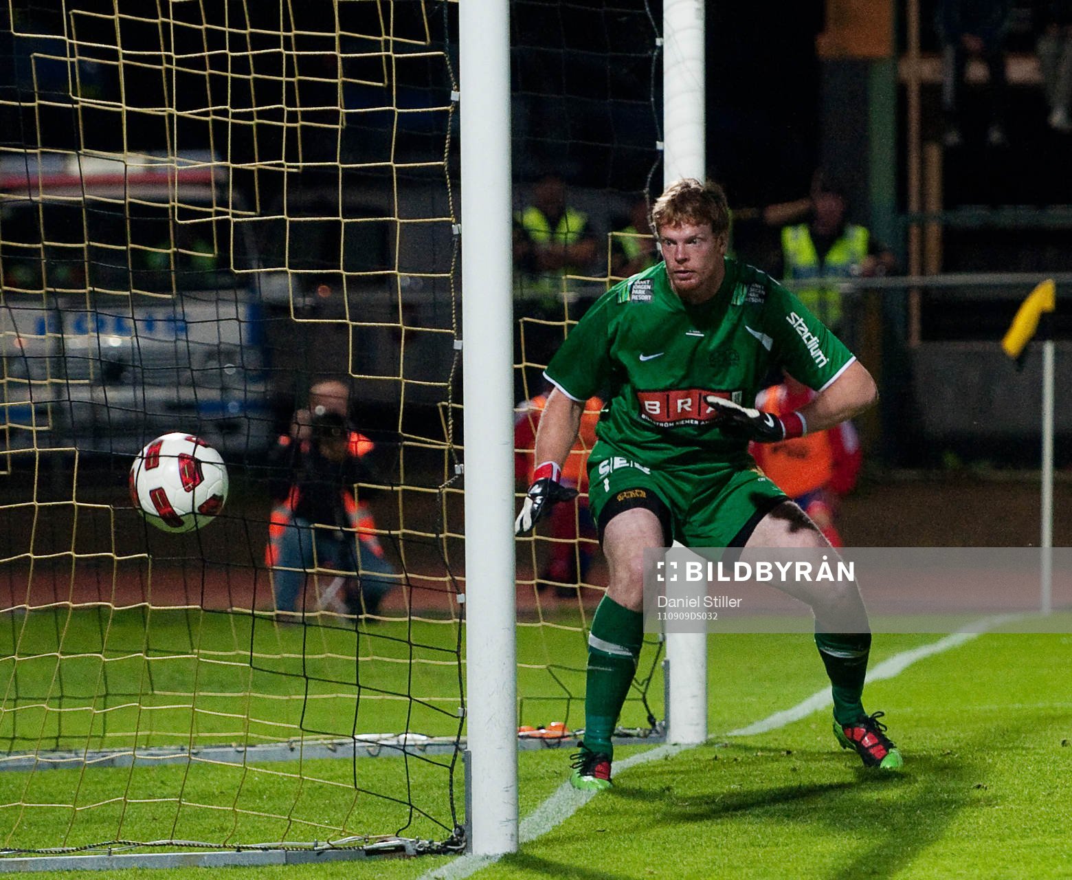 Christoffer Källqvist, målvakt, Häcken, ser 1-1 gå in