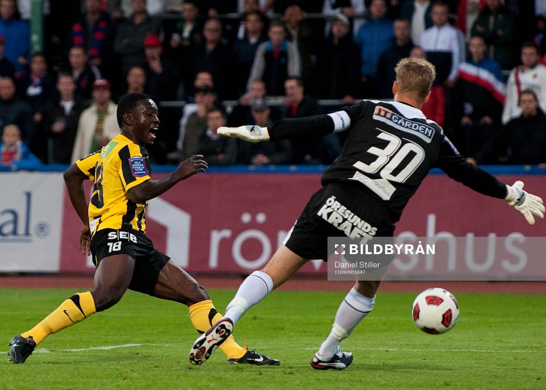 Majeed Waris, Häcken, Pär Hansson, målvakt Helsingborg