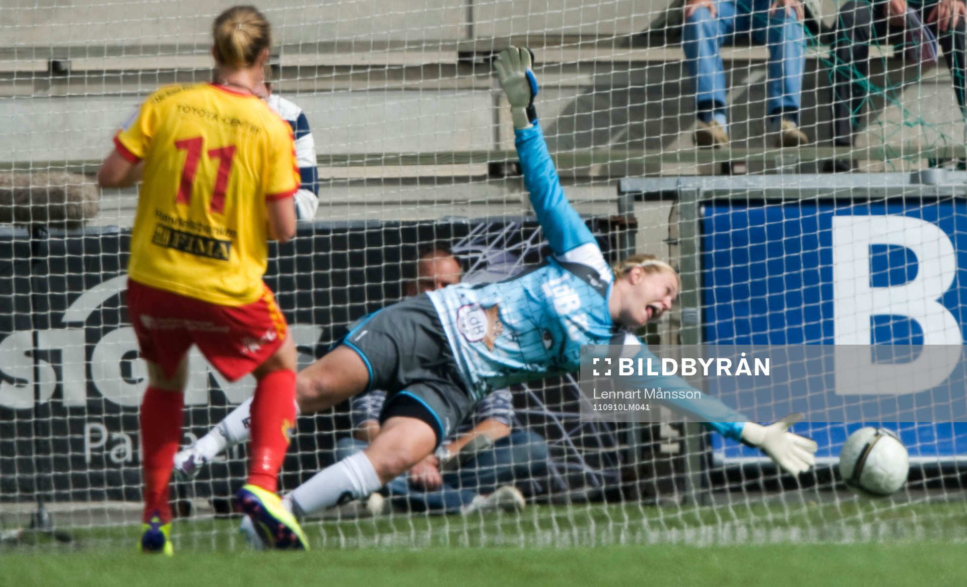 1-2, straff, Kirsten van de Ven, Tyresö, som överlistar