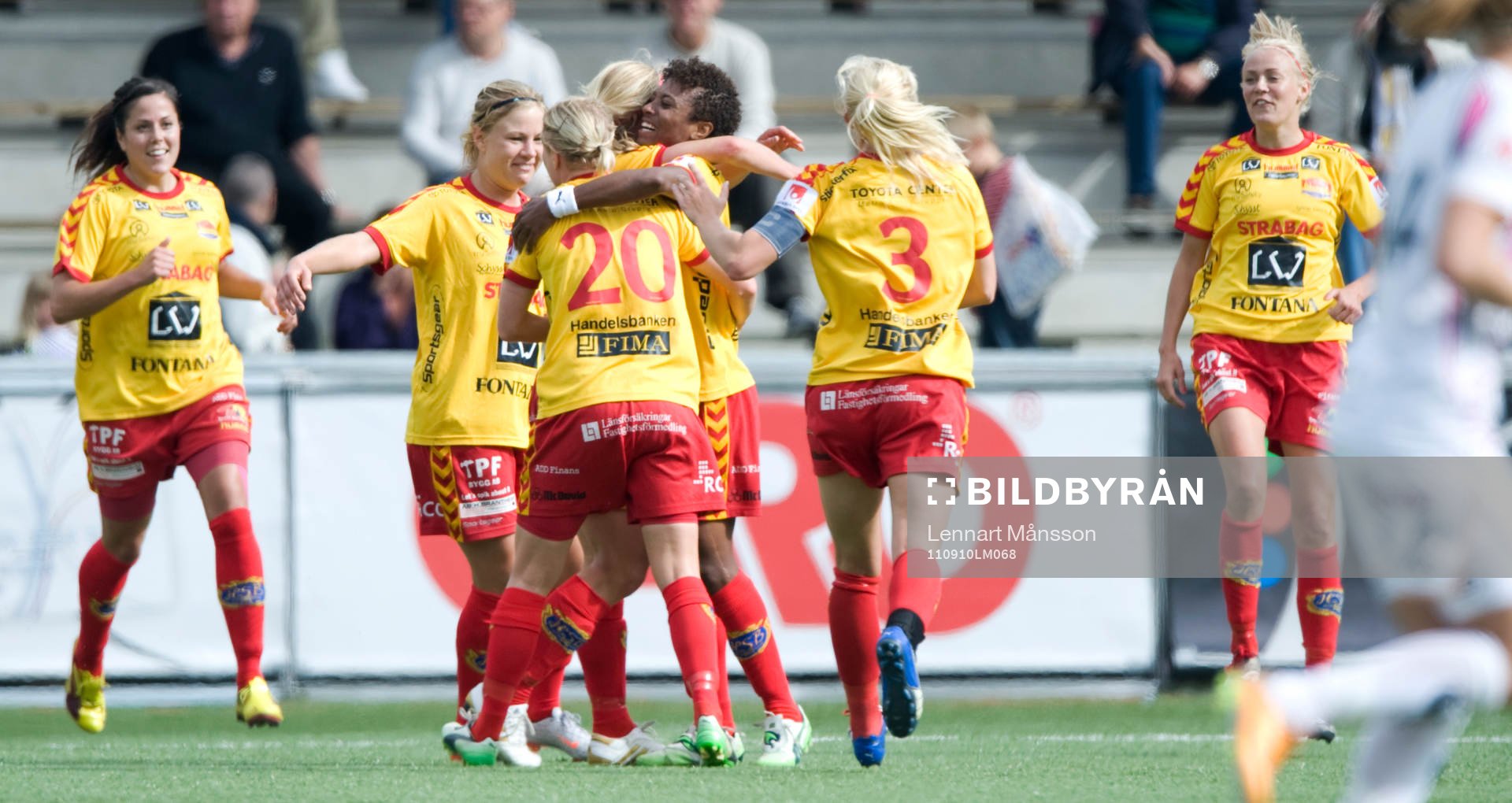 1-3, Elaine Moura, Tyresö, jubel, till höger målskytten
