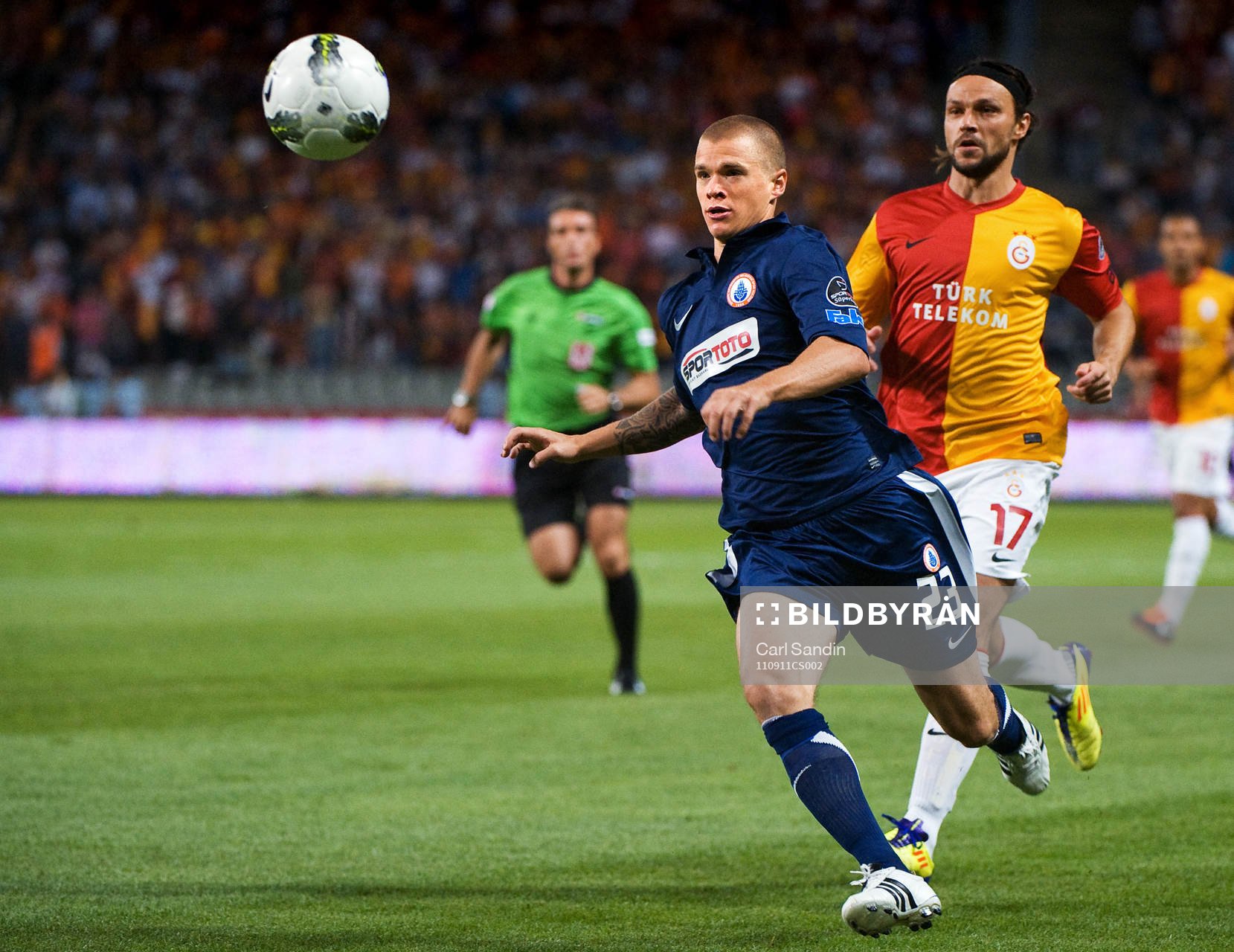 Samuel Holmén, Istanbul BB, Tomas Ujfalusi, Galatasaray