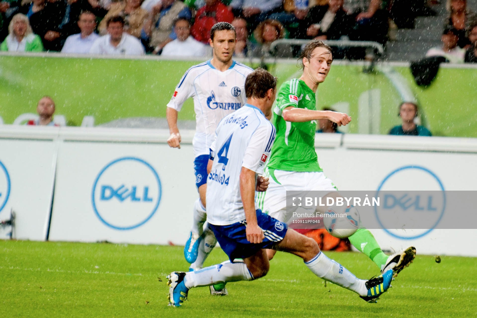  Benedikt Höwedes, Schalke, Rasmus Jönsson, Wolfsburg.