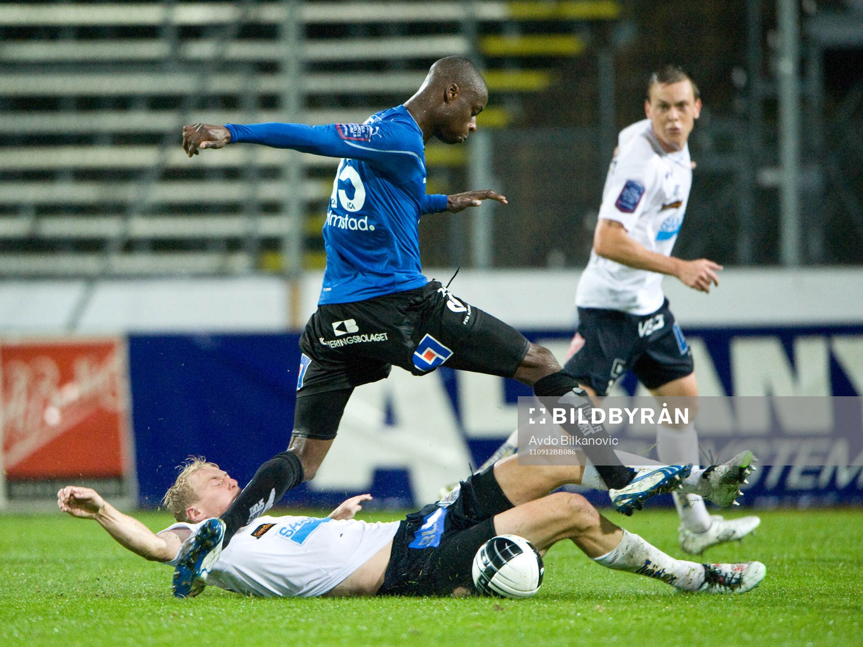 Olof Mård, Gefle, stoppar Joe Sise, Halmstad