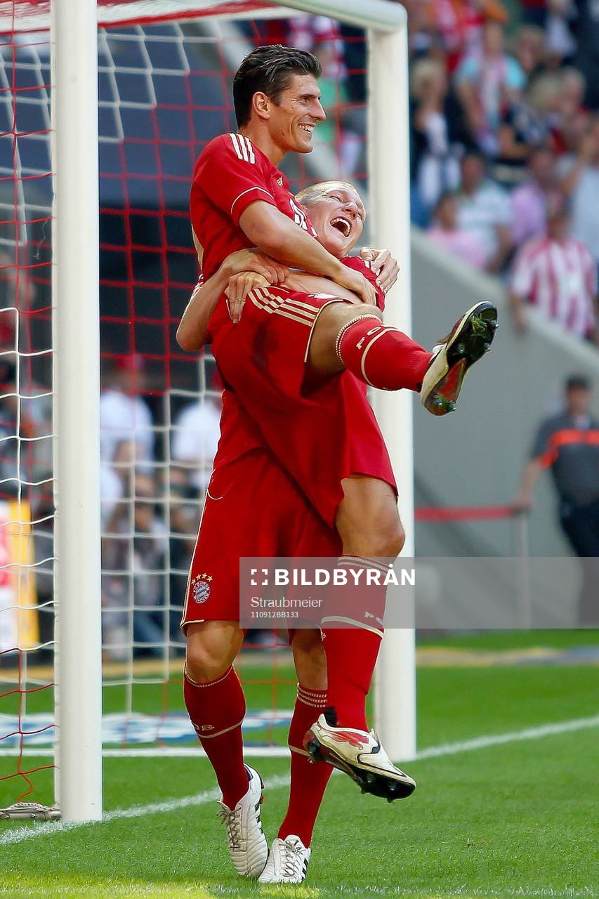 Mario Gomez och Bastian Schweinsteiger, Bayern (Jubel)