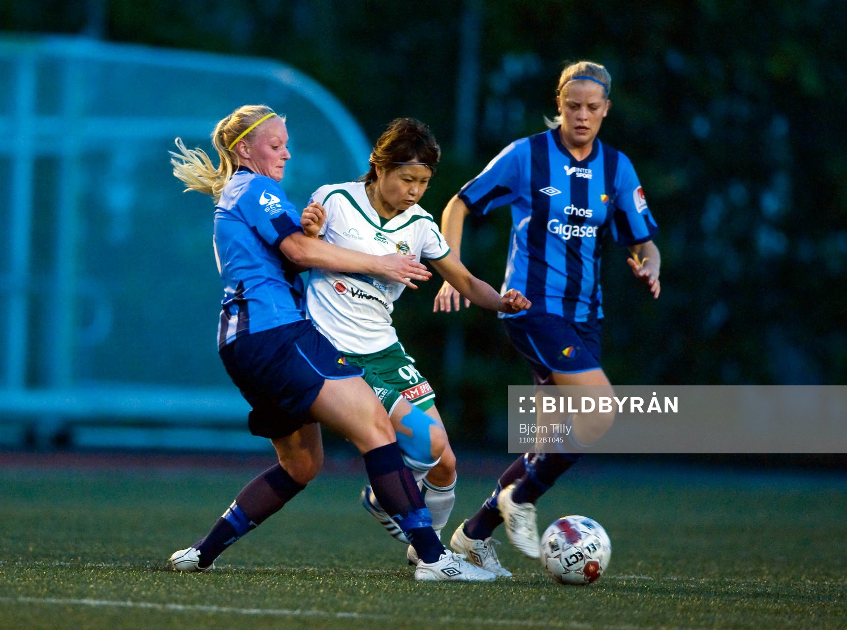  Isabelle Hammarbäck, Djurgården, Mami Yamaguchi, Hammarby och Caroline Sjöblom, Djurgården.