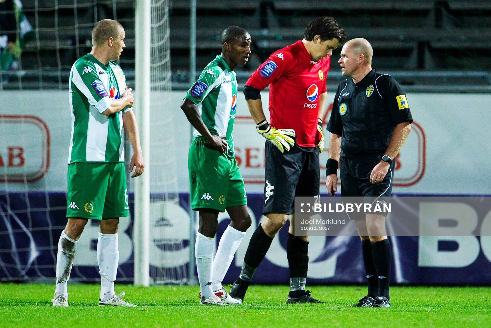 Johannes Hopf, målvakt, Hammarby, fick utgå med en skada