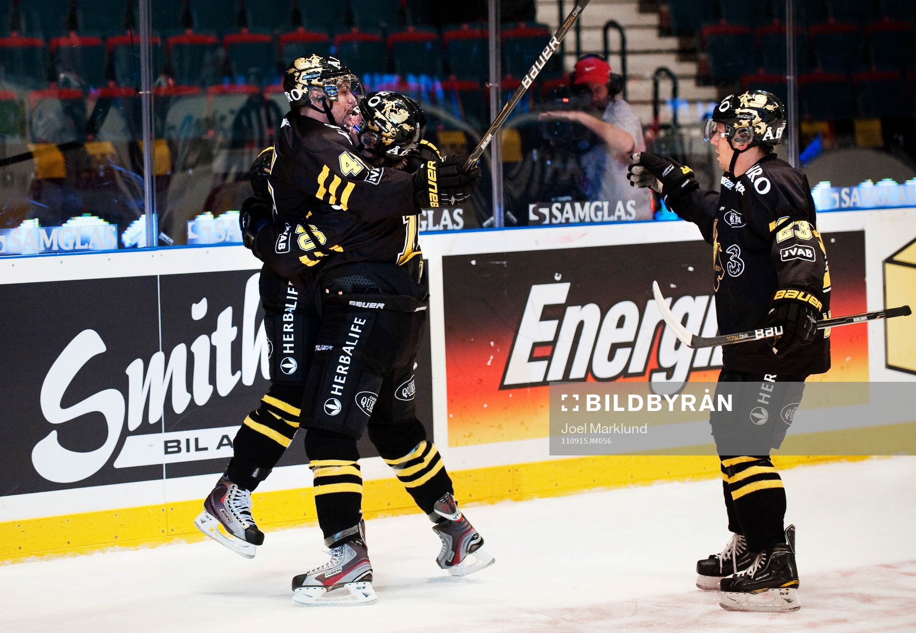Oscar Steen kramas om av Richard Gynge, AIK