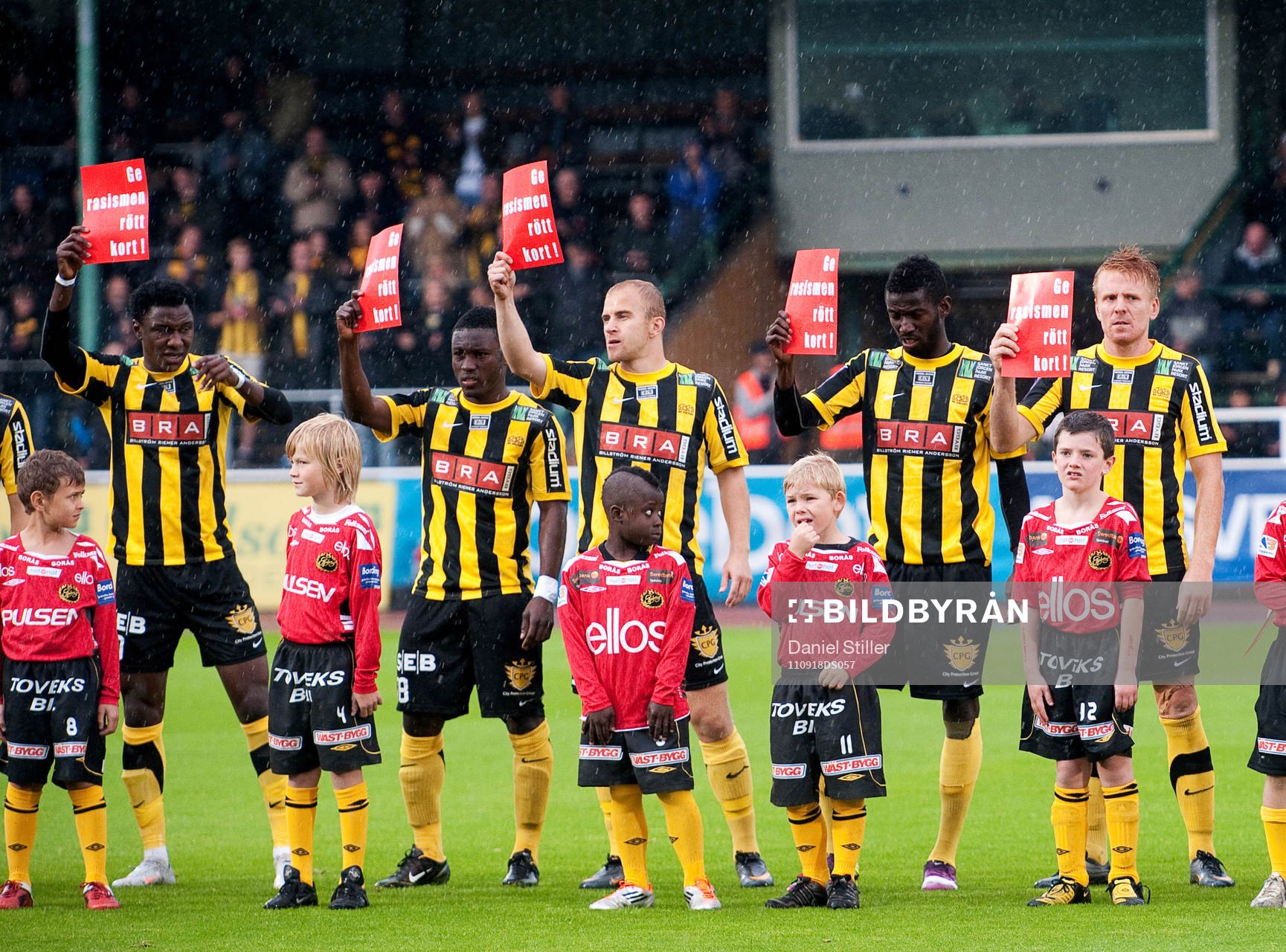 Häcken ger rasismen rött kort