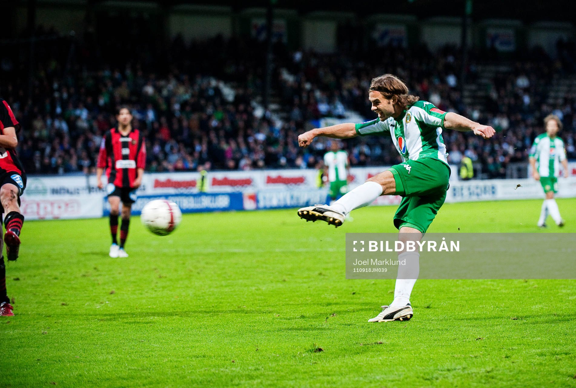 Simon Helg, Hammarby, skjuter in 1-2-målet