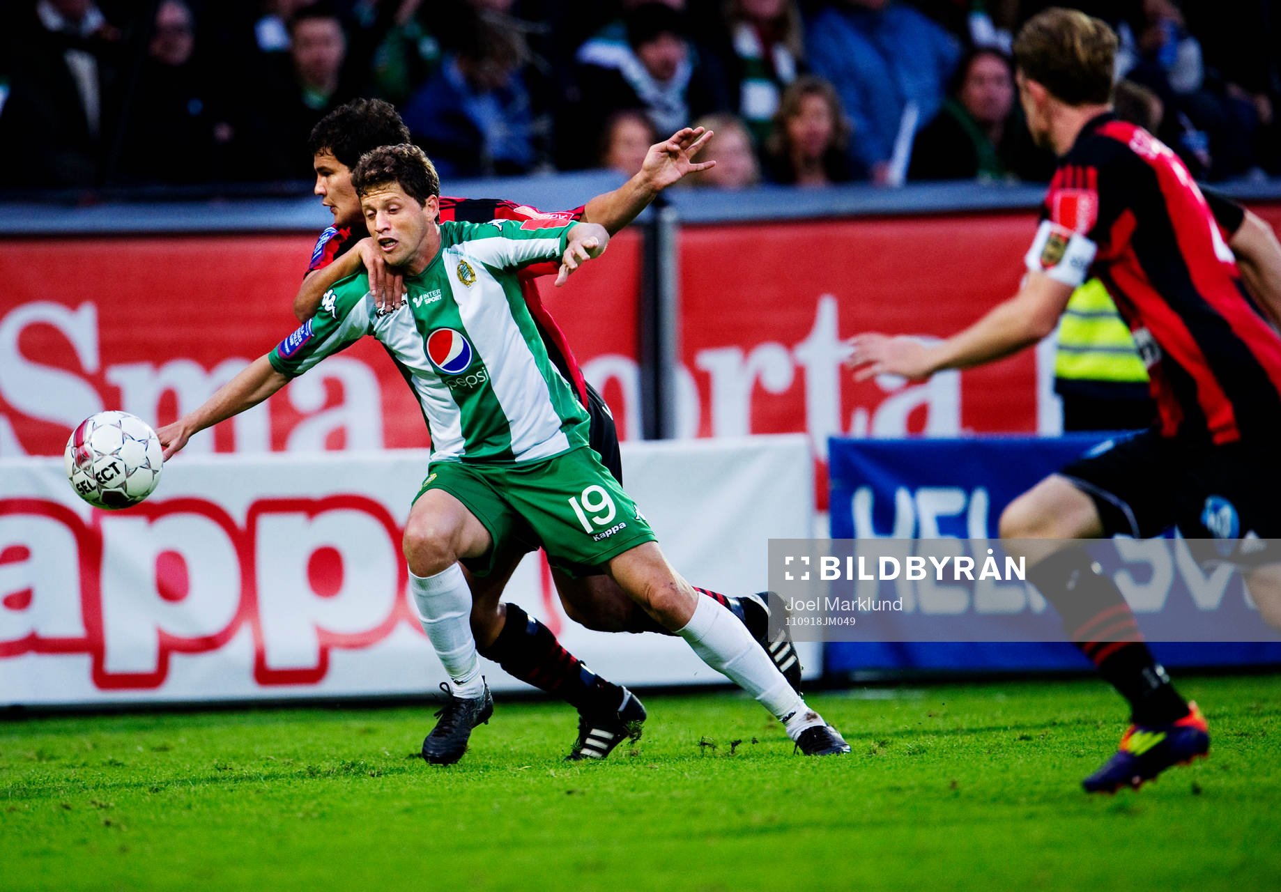 Paulinho Guará, Hammarby, stoppas av Mauricio Albornoz,