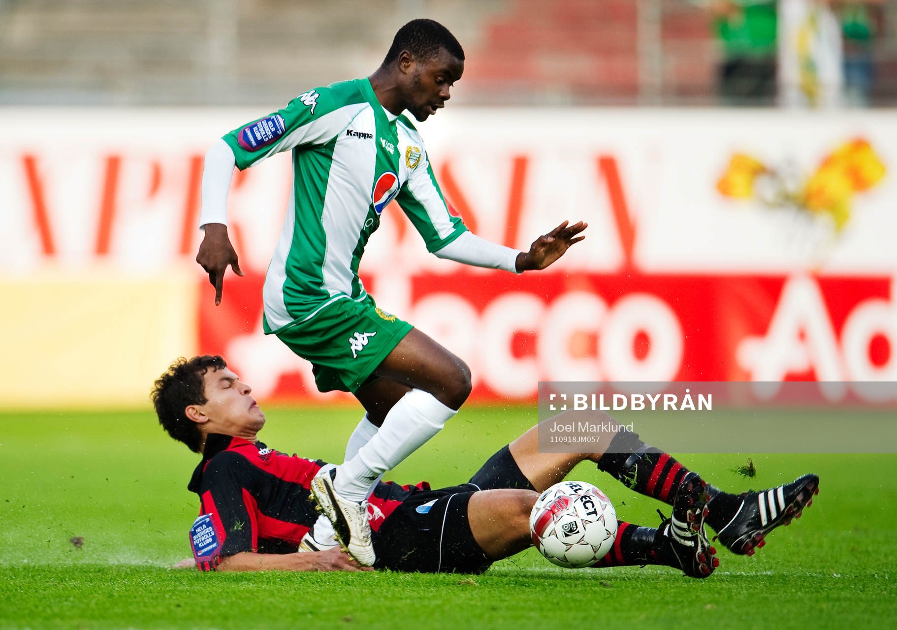 Mauricio Albornoz, Brommapojkarna, försöker stoppa Maic