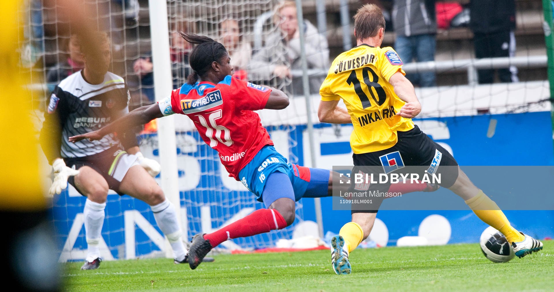 Joseph Baffo, Helsingborg, kamp om bollen med Pär
