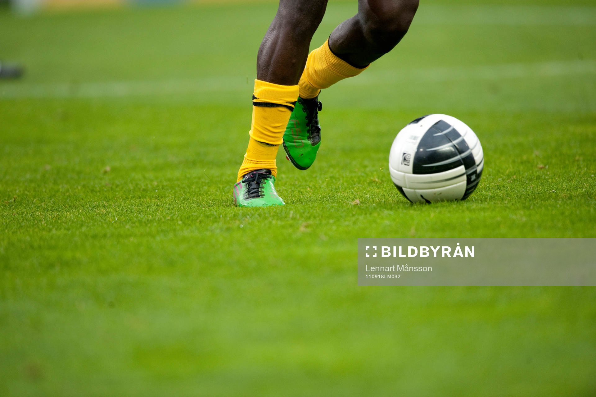 Adidas, Boll, Skor, genre